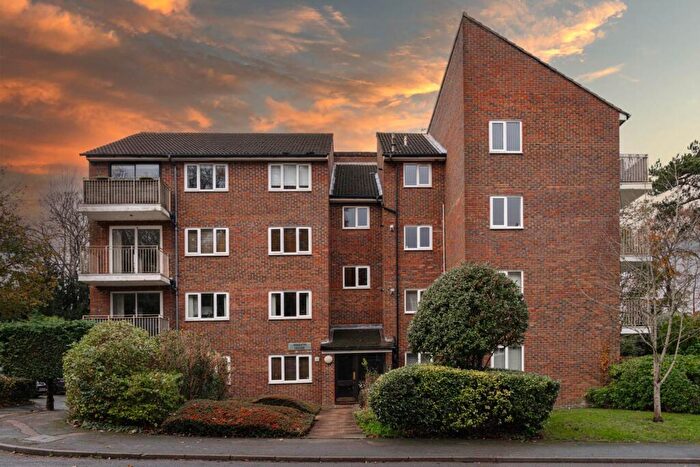 2 Bedroom Flat To Rent In Asquith House, Banstead, SM7