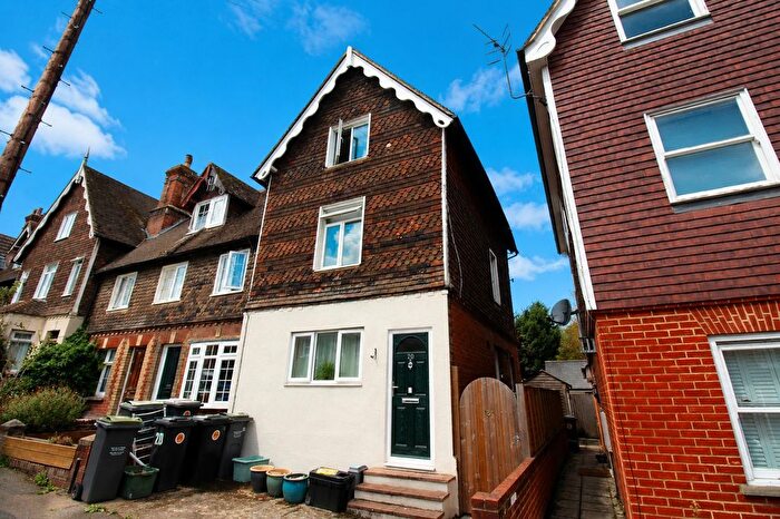 2 Bedroom Flat To Rent In Priory Street, Tonbridge, TN9