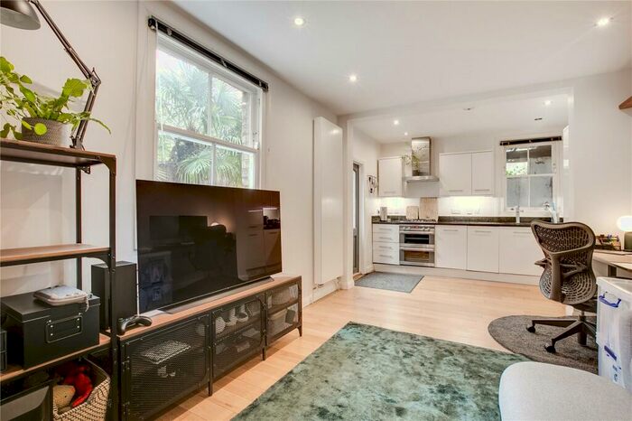 2 Bedroom Apartment To Rent In Mercers Road, Camden, N19