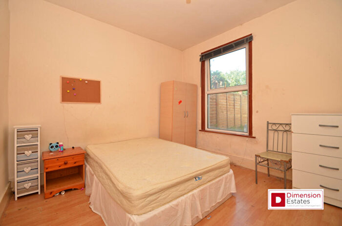 5 Bedroom Terraced House To Rent In Albert Square, Stratford, London, E15