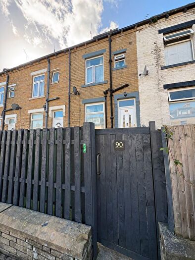 3 Bedroom Terraced House For Sale In Harlow Rd, Bradford, BD7