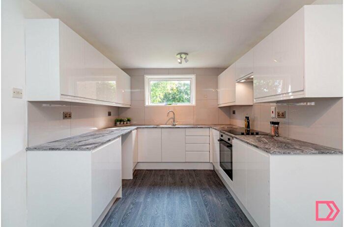 2 Bedroom Flat To Rent In Kingsthorpe House, Northampton, Northamptonshire, NN2