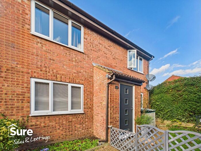 1 Bedroom Flat For Sale In Royal Court, Hemel Hempstead, Hertfordshire, HP3