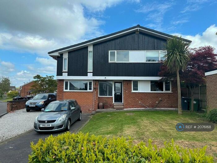 3 Bedroom Flat To Rent In Devonshire Avenue, Ripley, DE5