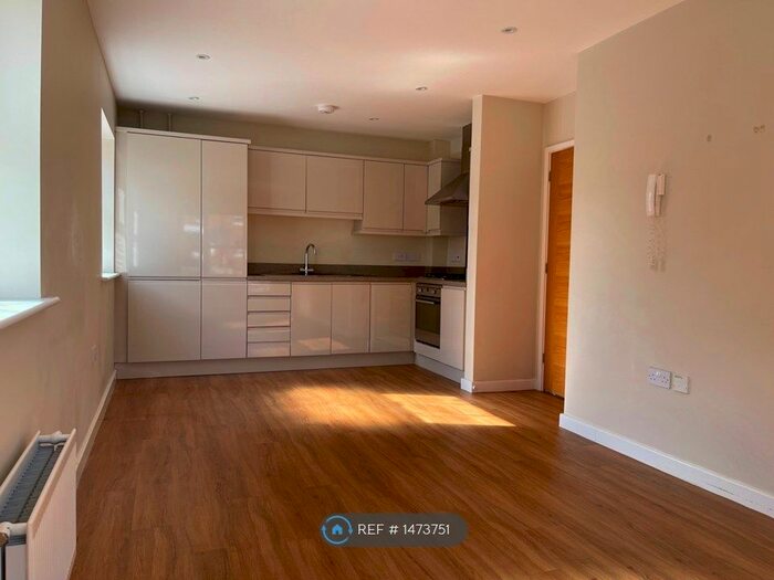 2 Bedroom Flat To Rent In Gladstone Terrace, Hinckley, LE10