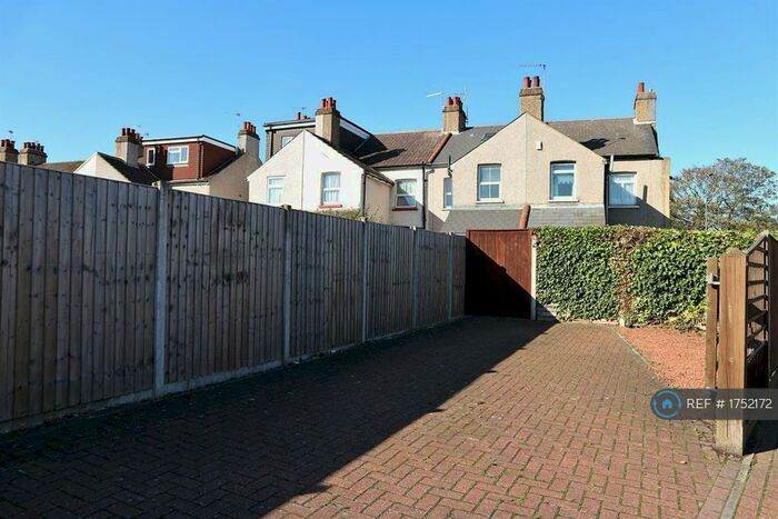 3 Bedroom End Of Terrace House To Rent In Mayplace Road West, London, DA7