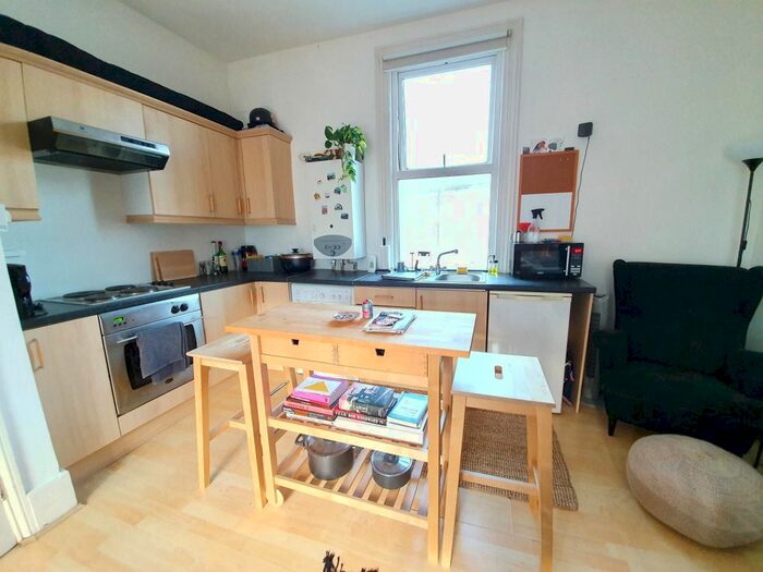Studio To Rent In Drayton Park, Highbury, N5