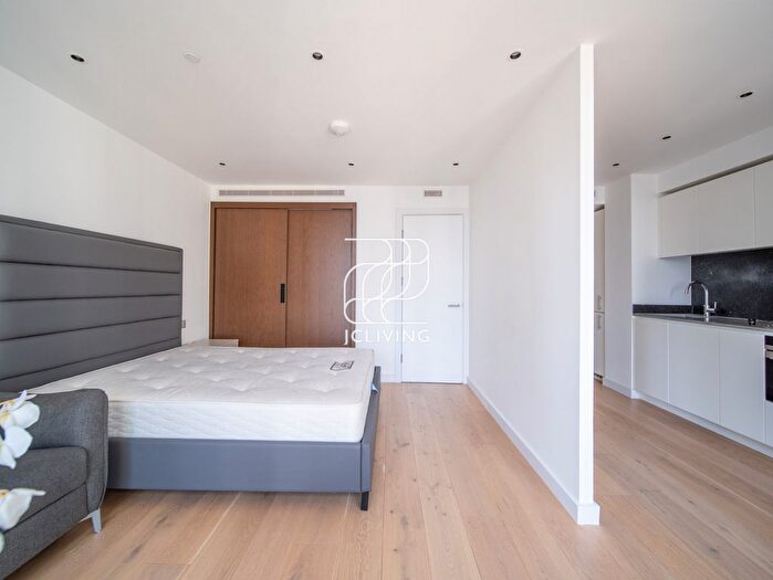 Studio To Rent In Landmark Pinnacle, London, E14