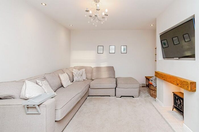 3 Bedroom Semi-Detached House For Sale In Primrose Lane, Fallings Park, Wolverhampton, WV10