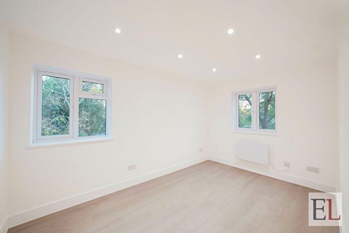 2 Bedroom Flat For Sale In Field End Road, Pinner, HA5