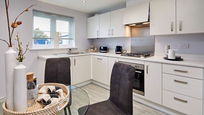 2 Bedroom Semi-detached House For Sale In Scarborough, Scarborough, YO11