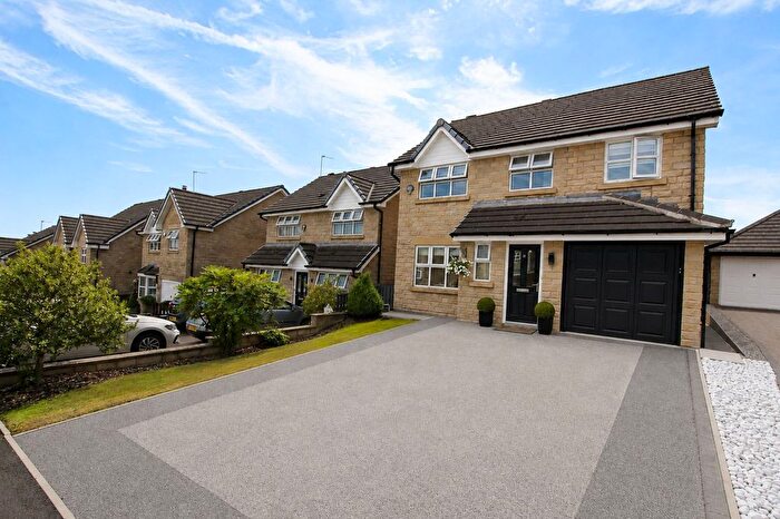 4 Bedroom Detached House For Sale In St. Andrews Close, Littleborough, OL15