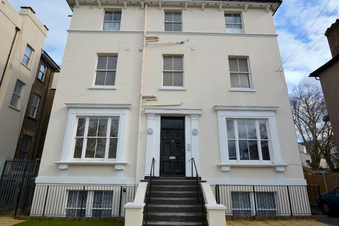 2 Bedroom Flat To Rent In Lennard Road, Croydon, CR0