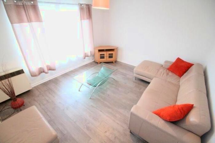 2 Bedroom Flat To Rent In Castle Terrace, Aberdeen, AB11