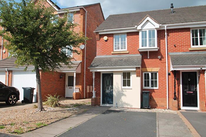 2 Bedroom End Of Terrace House To Rent In Saddlers Close, Halesowen, West Midlands, B63