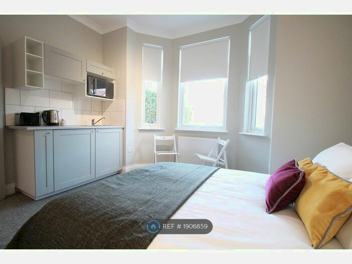 Studio To Rent In Pinner Road, Harrow, HA1