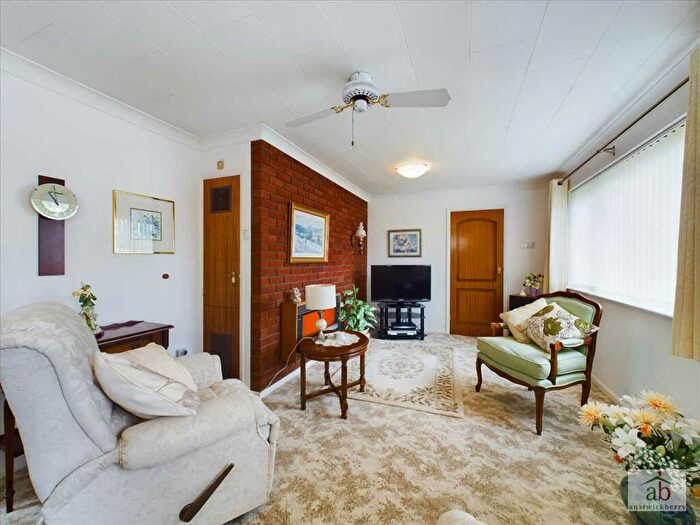 3 Bedroom Bungalow For Sale In West Mill Green, Bentley, IP9