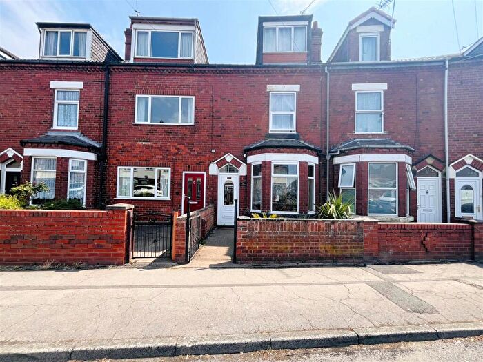 4 Bedroom Terraced House For Sale In Kingsway, Goole, DN14