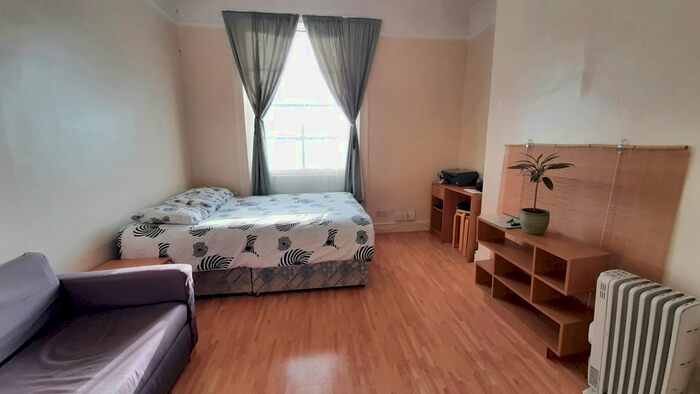 1 Bedroom Flat To Rent In Camden Road, London, N7