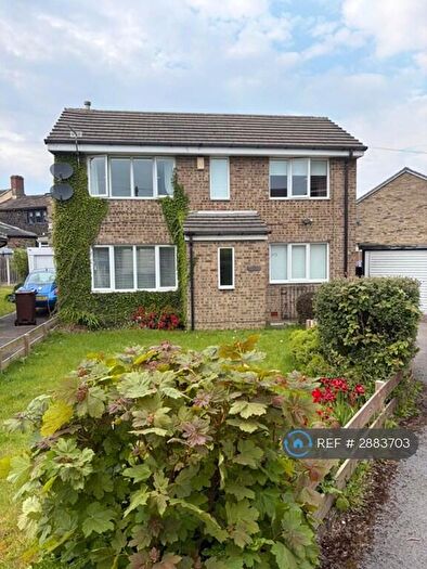 3 Bedroom Detached House To Rent In Purley Walk, Bradford, BD6