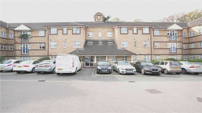 2 Bedroom Flat To Rent In Earls Meade, Luton, LU2