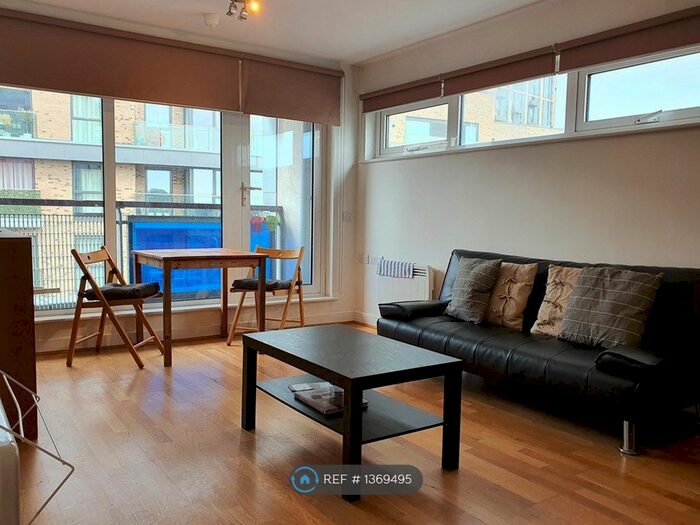 2 Bedroom Flat To Rent In Tarves Way, London, SE10