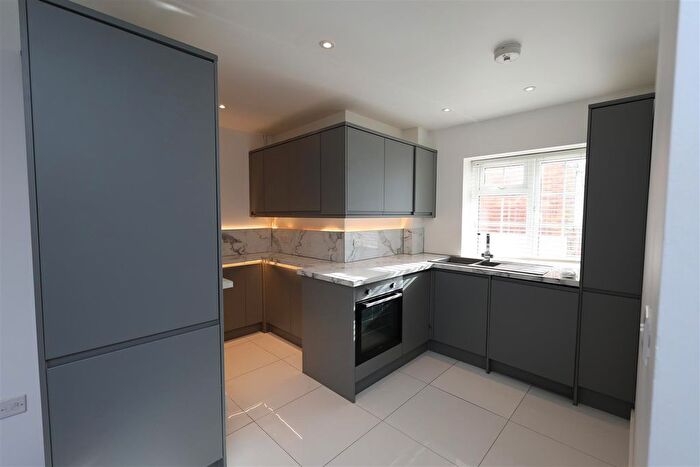 1 Bedroom Flat To Rent In St. Johns Hill, Sevenoaks, TN13