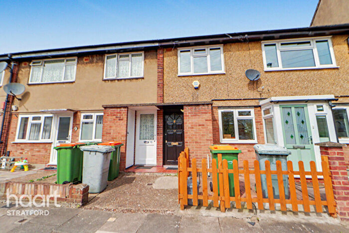 2 Bedroom Flat To Rent In Maryland Square, London, E15