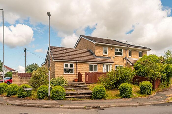 3 Bedroom Semi-Detached House For Sale In Hodgson Lane, Drighlington, BD11