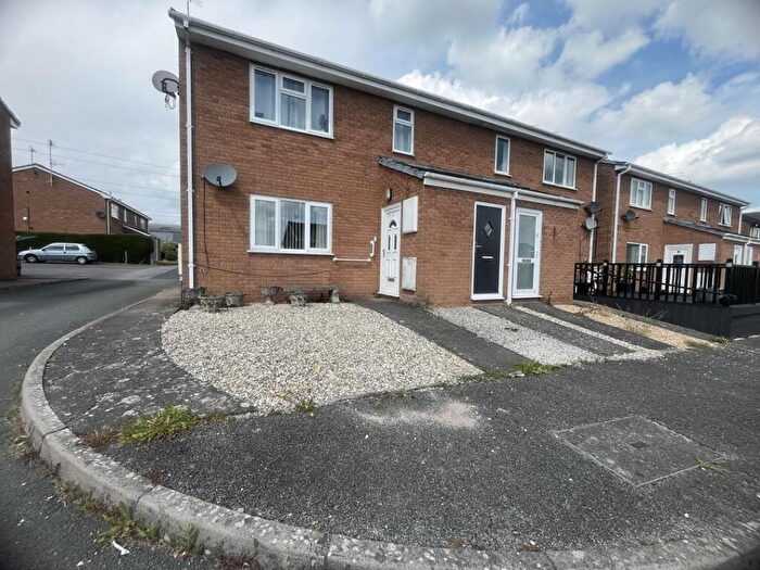 1 Bedroom Flat To Rent In Aldergrove Place, Coedpoeth, Wrexham, LL11