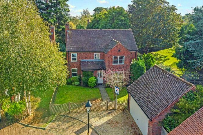 4 Bedroom Detached House To Rent In Redgrove Park, Cheltenham, GL51