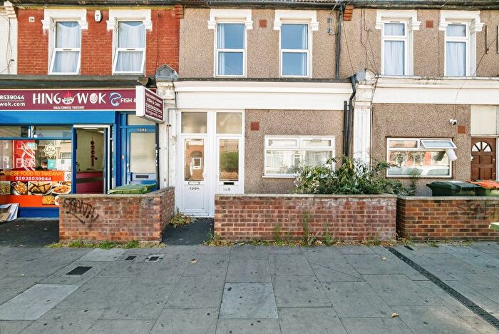 1 Bedroom Maisonette For Sale In Church Road, London, London, E12
