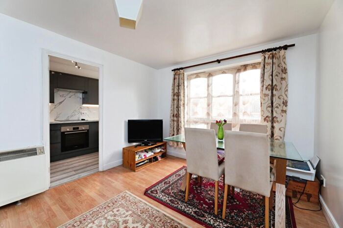 1 Bedroom Flat For Sale In Wheat Sheaf Close, London, E14