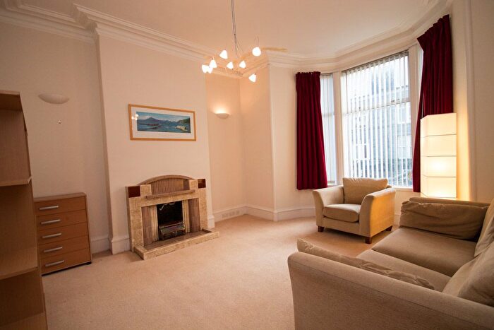 2 Bedroom Flat To Rent In Union Grove, West End, Aberdeen, AB10