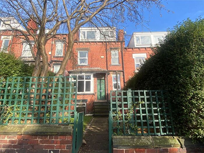 3 Bedroom Terraced House For Sale In St. Anns Avenue, Leeds, LS4