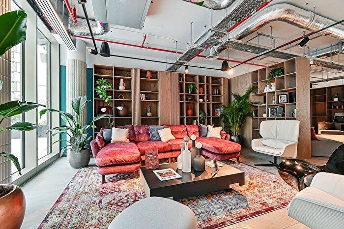 1 Bedroom Flat To Rent In Westfield Avenue, Stratford, London, E20