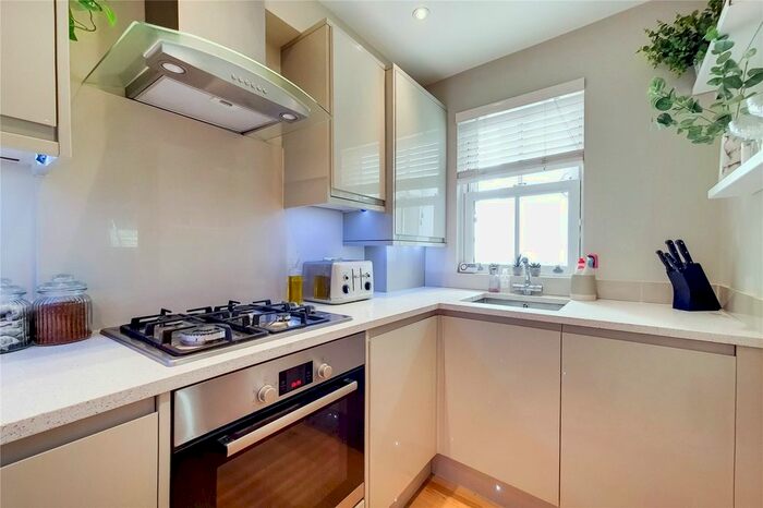 1 Bedroom Flat To Rent In Fernlea Road, Balham, SW12