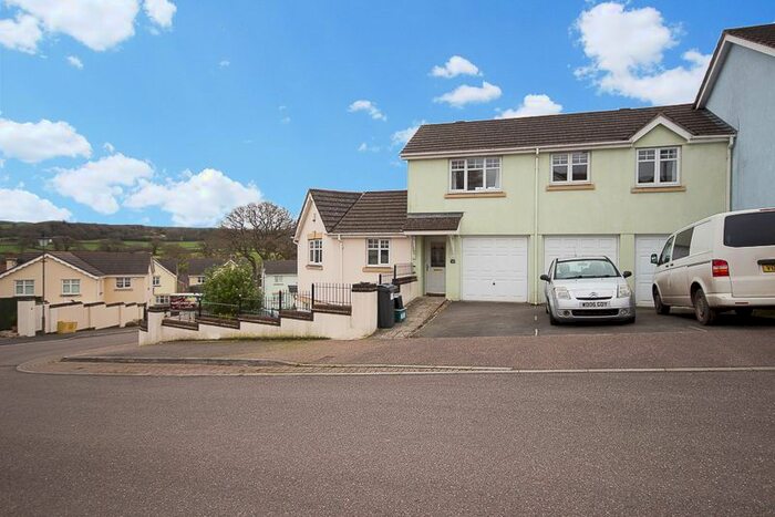 2 Bedroom Property To Rent In Chestnut Crescent, Chudleigh, Newton Abbot TQ13
