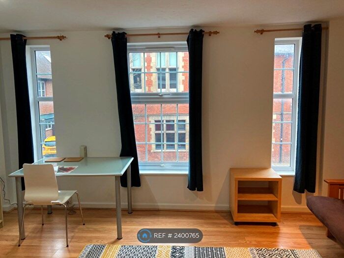 1 Bedroom Flat To Rent In Cowley Road, Oxford, OX4