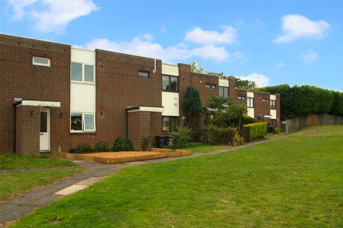 1 Bedroom Flat To Rent In Cedar Court, Tringham Close, Ottershaw, Surrey, KT16
