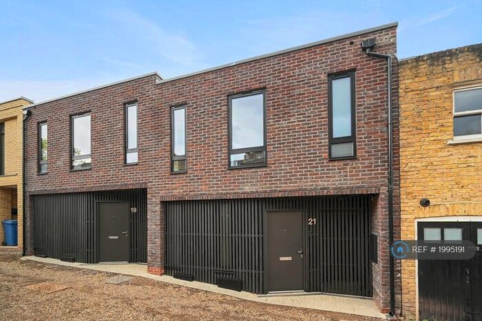 3 Bedroom Terraced House To Rent In Stories Mews, London, SE5