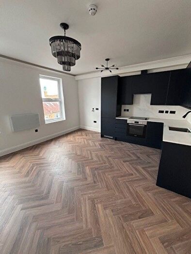 1 Bedroom Flat To Rent In Church Road, London, W3