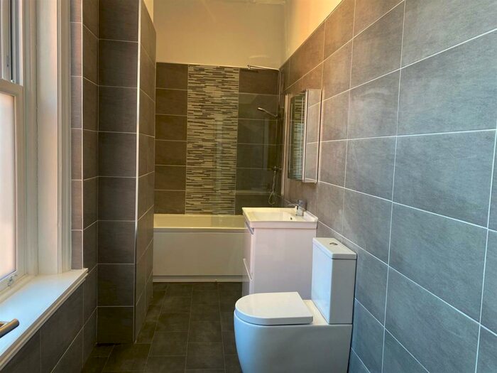 2 Bedroom Apartment To Rent In Fryston House, Bargate, Grimsby, DN34