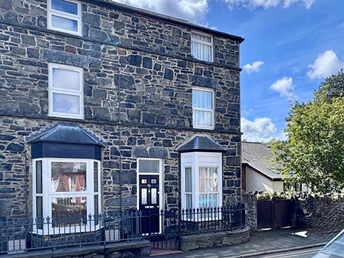 3 Bedroom House For Sale In Denbigh Street, Llanrwst, LL26