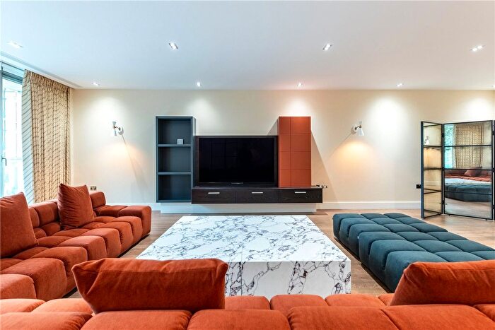 3 Bedroom Flat To Rent In Knightsbridge, London, SW7