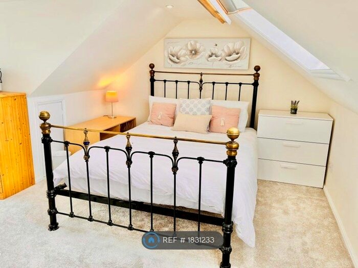 Studio To Rent In Ridgeway Avenue, Barnet, EN4