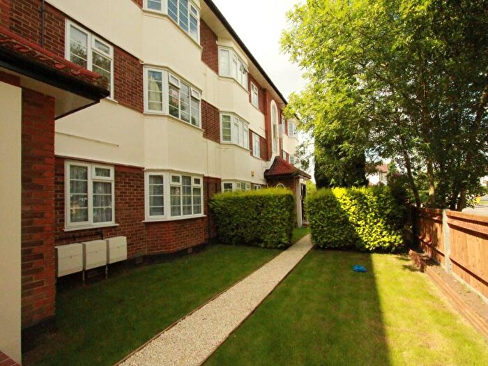 2 Bedroom Flat To Rent In College Hill Road, Harrow, HA3
