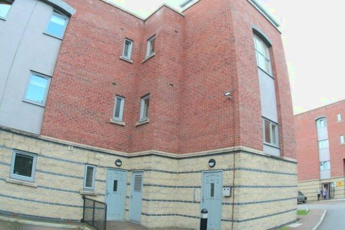 2 Bedroom Flat To Rent In Cantilever Gardens, Warrington WA4