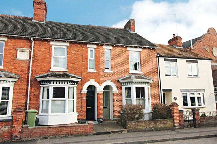 2 Bedroom Terraced House To Rent In Silver Street, Newport Pagnell, Buckinghamshire, MK16