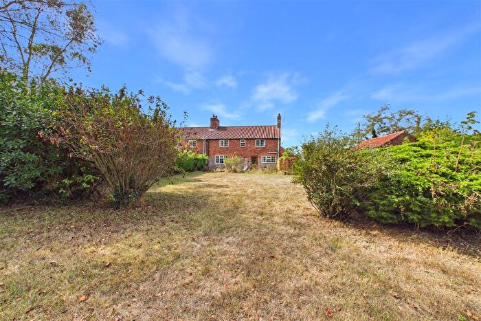 3 Bedroom Cottage For Sale In Carlton Lane, Sutton-On-Trent, Newark, NG23